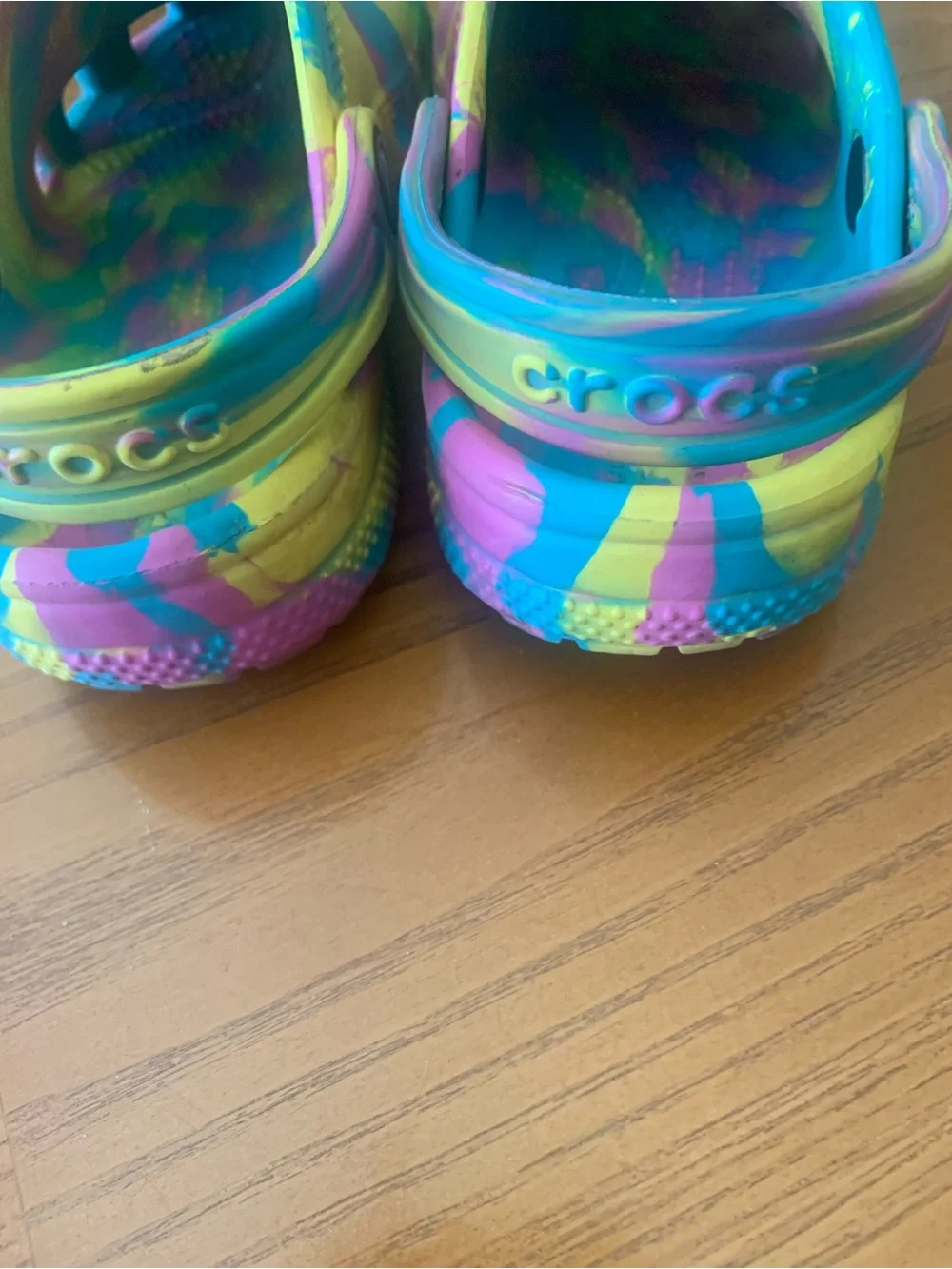 CROCS colorful tie